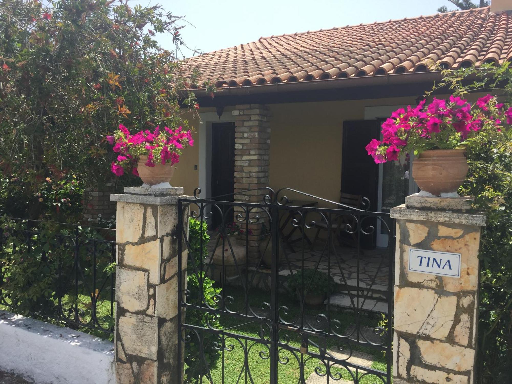 Villa Tina Country Beach Apartments Ахараві Номер фото